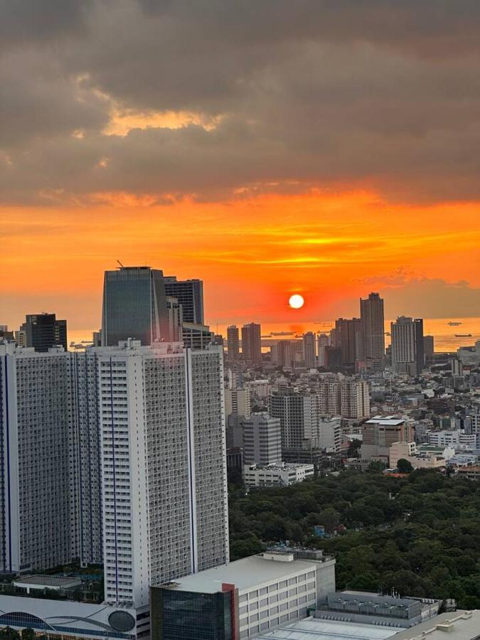 Homestyle Rare Find Corner Studio With 2 Balconies In The Gramercy Residences Manila Exterior photo